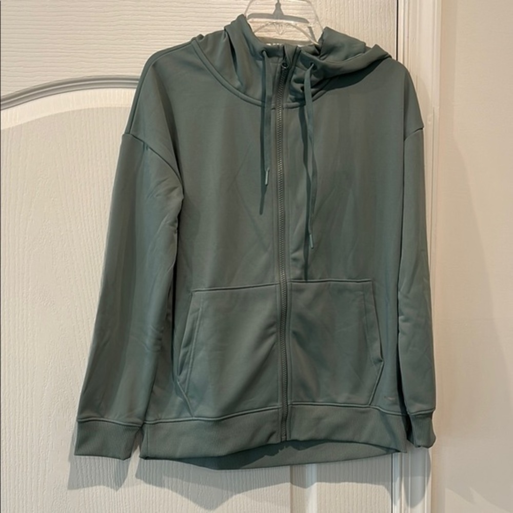 Mondetta Women's Hoodie in Sage Green